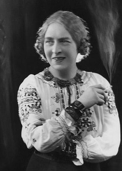 A photograph of Laura Knight.